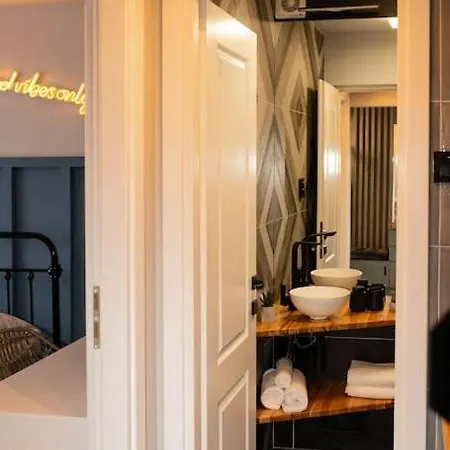 Blue Moon. Cozy Near Iulius Mall * Cluj-Napoca