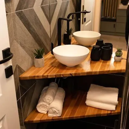 Blue Moon. Cozy Near Iulius Mall Апартаменты Клуж-Напока