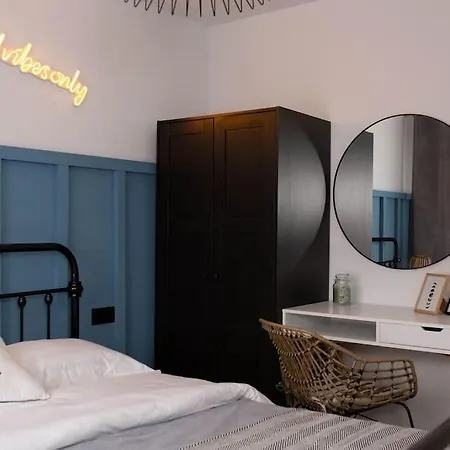 Blue Moon. Cozy Near Iulius Mall Apartment